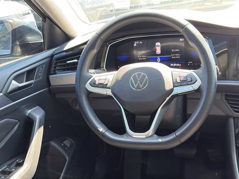 Used 2023 Volkswagen Jetta SE FWD image 24