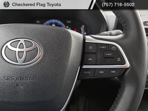 Used 2025 Toyota Grand Highlander AWD image 14