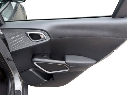 Used 2025 Kia Soul LX w/ LX Technology Package image 21