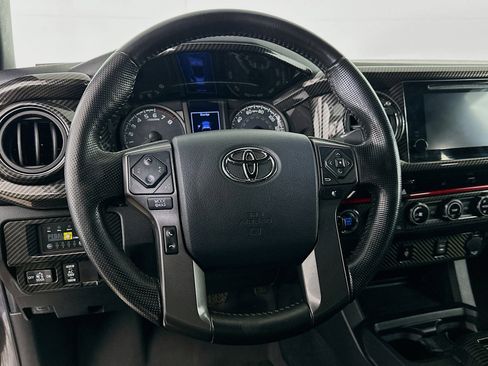 Used 2016 Toyota Tacoma TRD Off-Road w/ Towing Package image 18