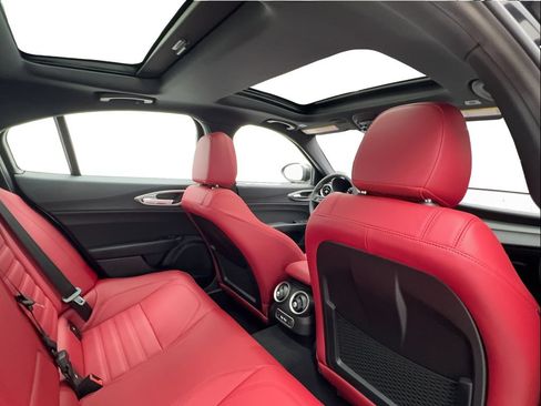 New 2026 Alfa Romeo Giulia w/ Driving Assist Package RWD image 23