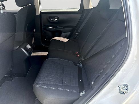 Used 2025 Honda HR-V LX image 15