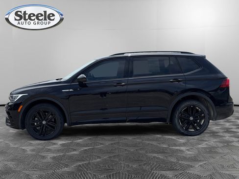 Used 2022 Volkswagen Tiguan SE R-Line FWD image 2