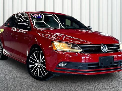Used 2017 Volkswagen Jetta Sport FWD image 1