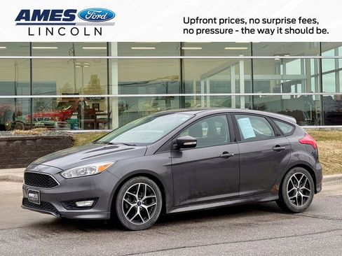 Used 2015 Ford Focus SE w/ SE Sport Package image 1