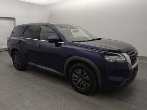 Used 2022 Nissan Pathfinder S AWD/4WD image 11