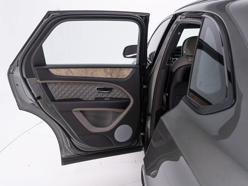 Certified 2023 Bentley Bentayga AWD/4WD image 19