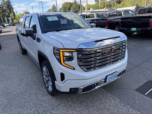 Used 2024 GMC Sierra 1500 Denali w/ Denali Reserve Package AWD/4WD image 8