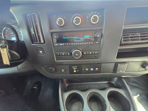 Used 2018 GMC Savana 3500 w/ Driver Convenience Package RWD image 16