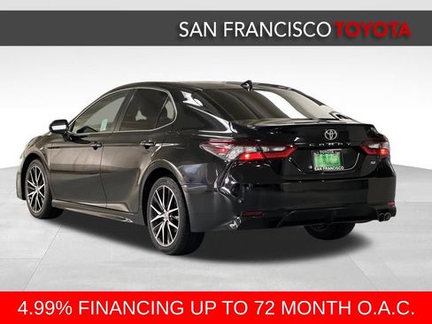 Certified 2021 Toyota Camry SE image 3