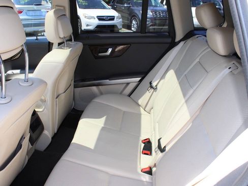 Used 2015 Mercedes-Benz GLK 350 2WD image 19