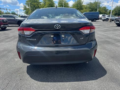 Used 2024 Toyota Corolla LE FWD image 4