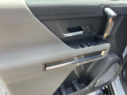 New 2025 GMC Hummer EV 3X w/ Extreme Off-Road Package image 13