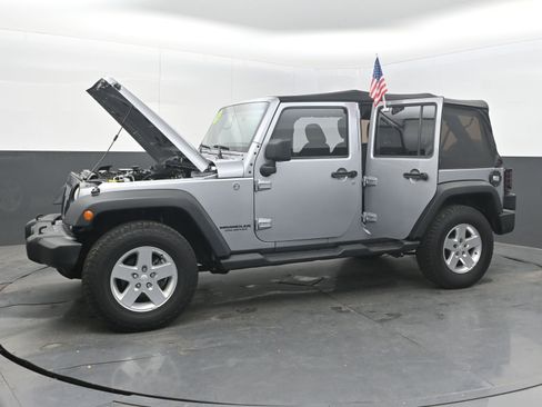 Used 2014 Jeep Wrangler Unlimited Sport w/ Max Tow Package AWD/4WD image 40