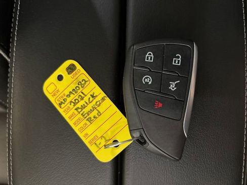 Used 2021 Buick Envision Essence w/ Sport Touring Package FWD image 18