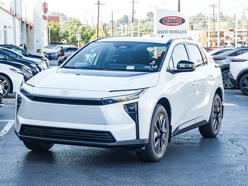 New 2026 Toyota bZ FWD image 3