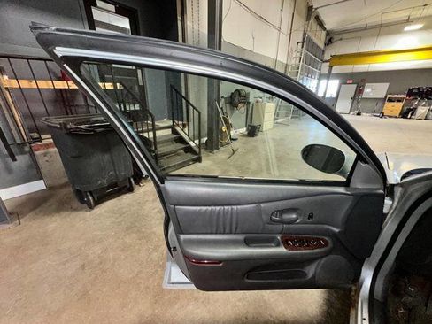 Used 2005 Buick Century Custom FWD image 21