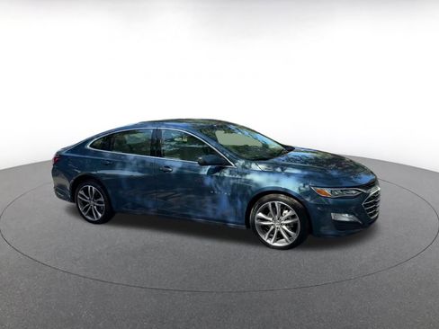 Used 2024 Chevrolet Malibu LT image 2