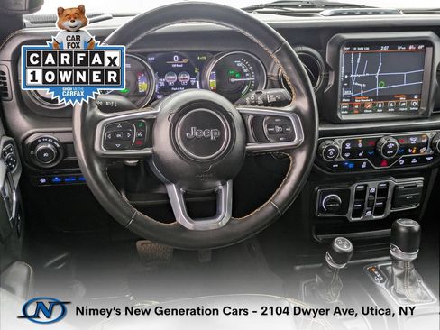 Used 2023 Jeep Wrangler Unlimited Sahara AWD/4WD image 5