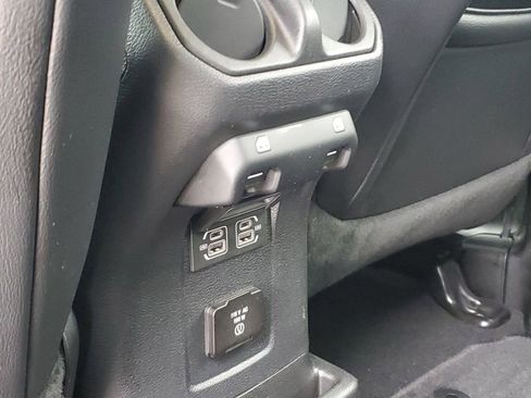 Used 2021 Jeep Wrangler Unlimited Sahara image 33