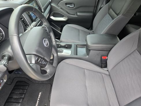 Used 2024 Nissan Frontier SV w/ SV Convenience Package AWD/4WD image 9