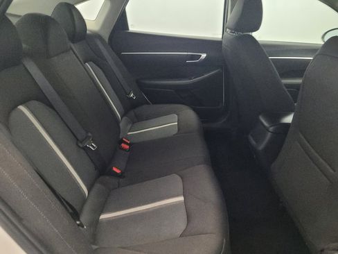 Used 2021 Hyundai Sonata SE w/ Winter Weather Package FWD image 19