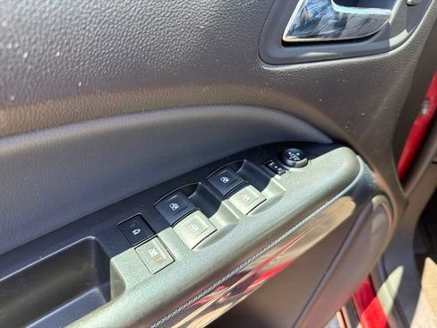 Used 2018 Chevrolet Colorado Z71 AWD/4WD image 11