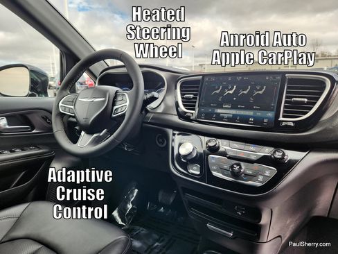 Used 2025 Chrysler Pacifica Select FWD image 2