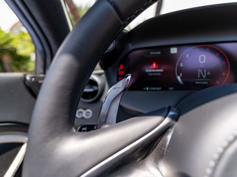 Used 2025 McLaren 750S Spider RWD image 15