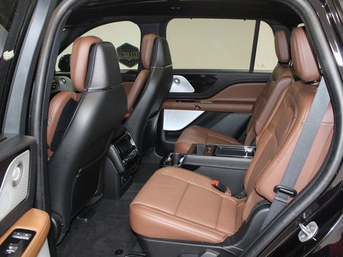 Used 2024 Lincoln Aviator Reserve w/ Equipment Group 201A image 25