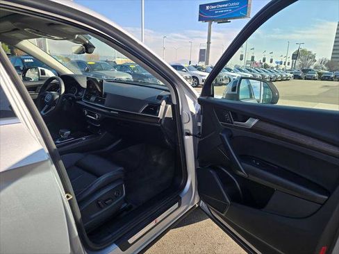 Used 2025 Audi Q5 2.0T Premium image 11