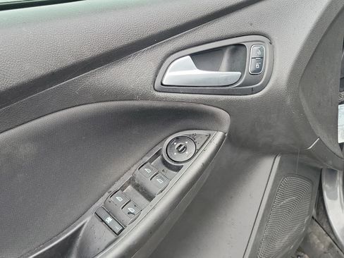 Used 2018 Ford Focus SE FWD image 22