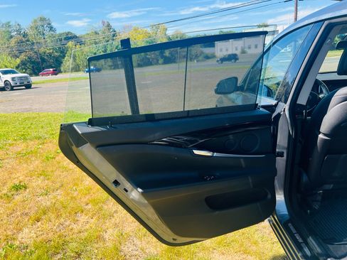 Used 2017 BMW 535i Gran Turismo xDrive image 17