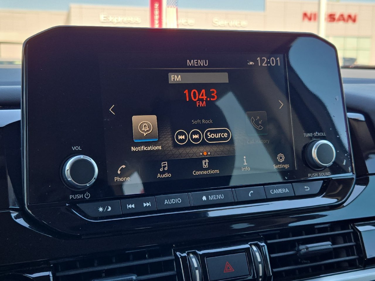 Used 2025 Nissan Pathfinder SV FWD image 22