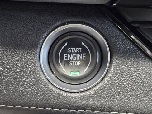 Used 2025 Buick Enclave Preferred AWD/4WD image 21