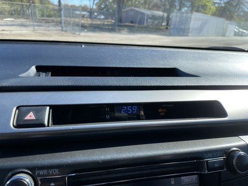 Used 2014 Toyota RAV4 LE image 21