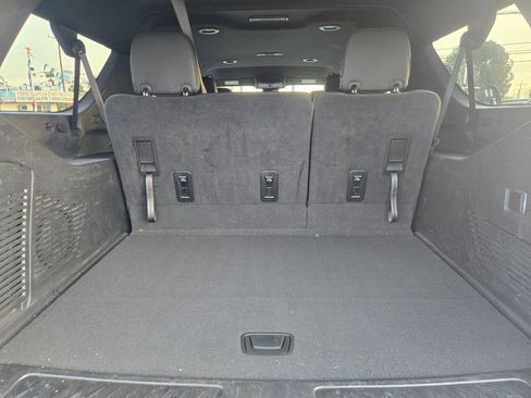 Used 2024 Chevrolet Suburban LT image 14