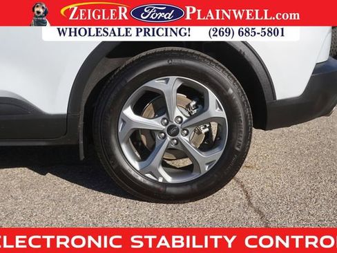 Used 2025 Ford Escape ST-Line image 9