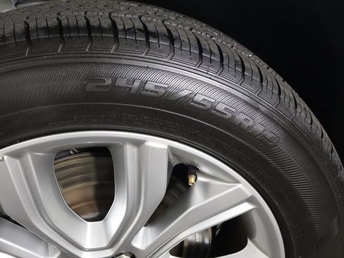 Used 2024 Ford Edge Titanium image 19