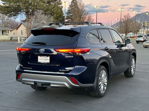 Used 2023 Toyota Highlander Platinum image 5