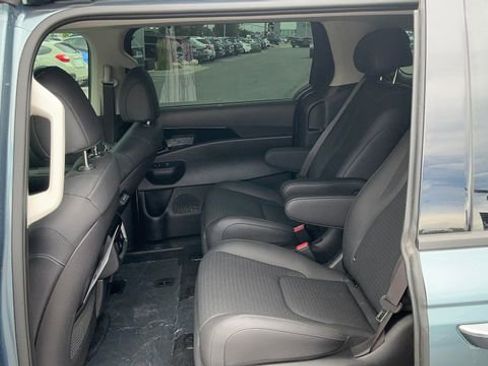 New 2025 Kia Carnival SX Prestige image 25