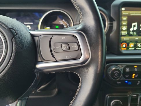 Used 2022 Jeep Wrangler Unlimited Sahara w/ Cold Weather Group image 23