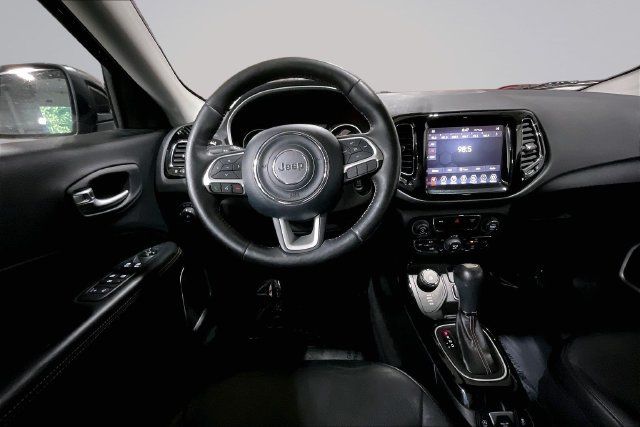 Used 2017 Jeep Compass Limited AWD/4WD image 5