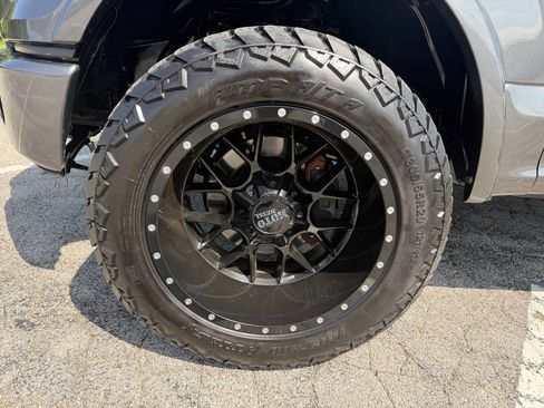 Used 2017 Ford F150 XLT w/ Equipment Group 302A Luxury AWD/4WD image 15