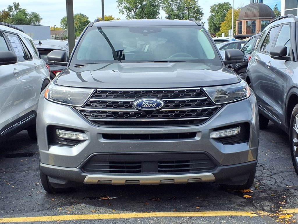 Certified 2023 Ford Explorer XLT w/ Equipment Group 202A AWD/4WD image 5