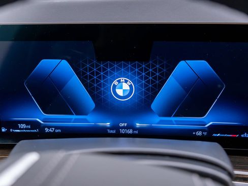 Certified 2025 BMW X7 xDrive40i w/ Premium Package AWD/4WD image 22