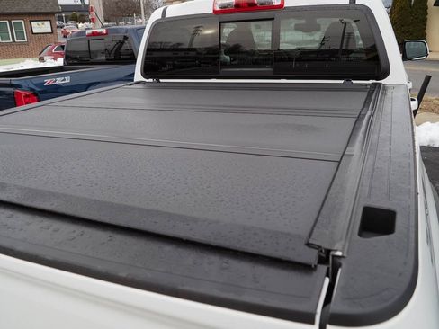 Used 2022 Chevrolet Colorado ZR2 w/ ZR2 Dusk Special Edition image 9