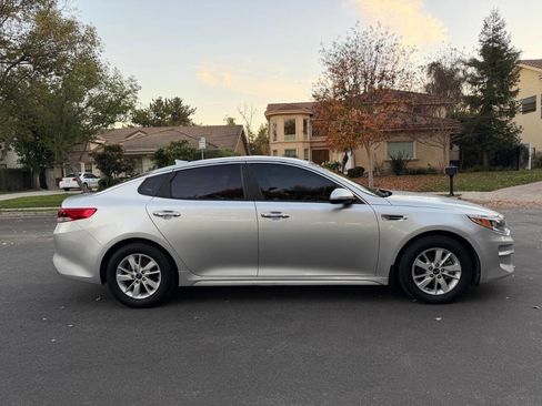 Used 2017 Kia Optima LX w/ Convenience Package image 8