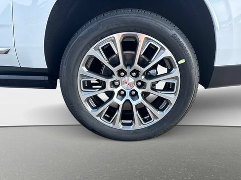 New 2026 GMC Yukon XL Denali w/ Denali Reserve Package RWD image 12