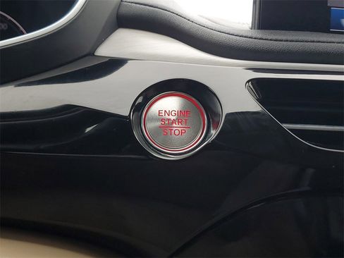 Certified 2025 Acura MDX w/ Technology Package image 31